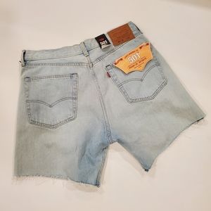 LEVI'S 501 button-fly light wash cut-off shorts 36